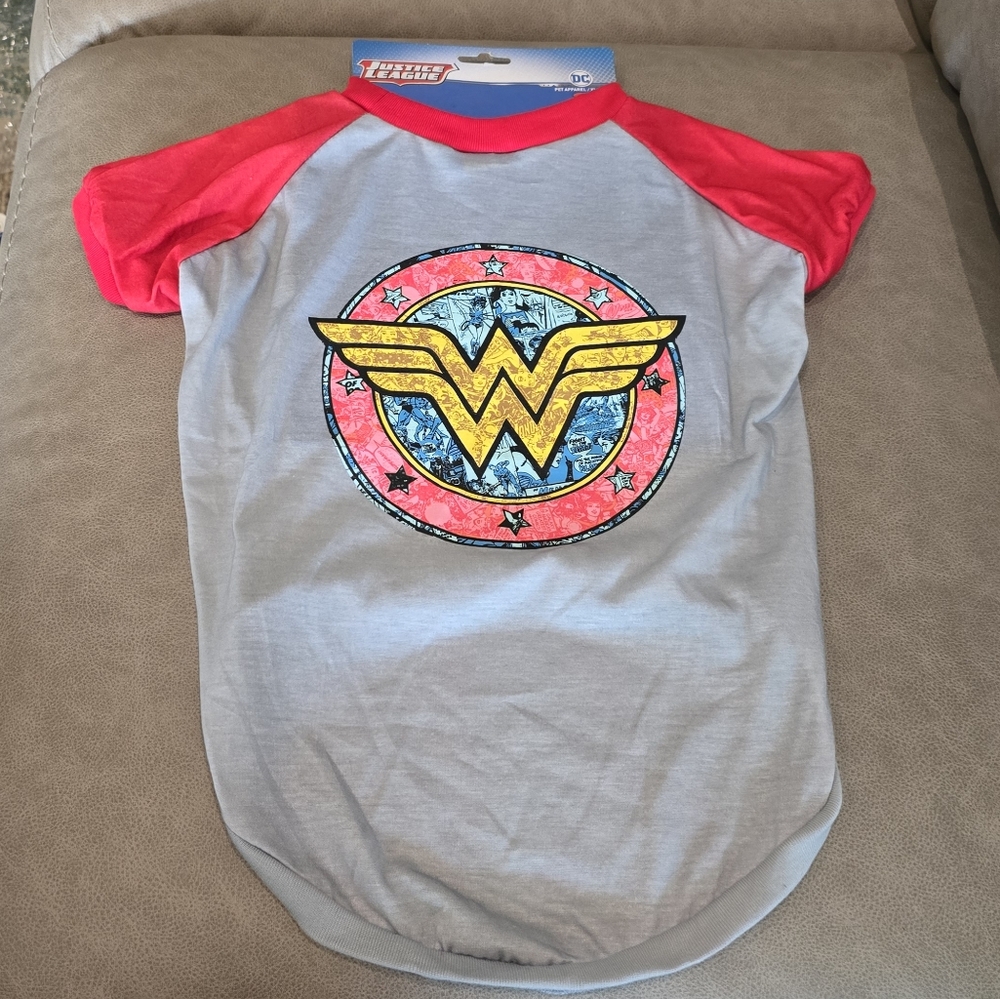Wonder Woman T Shiry with Red and Gray NWT